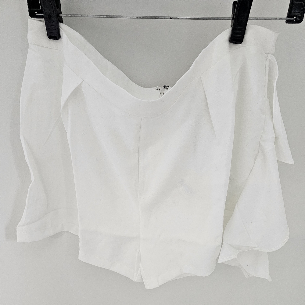 Hayden Los Angeles Off White Shorts w/ Side Refuffle